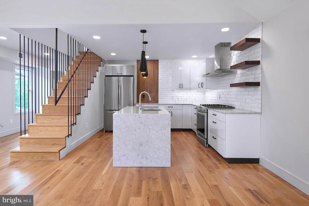 23 Leigh Avenue - Photo 1