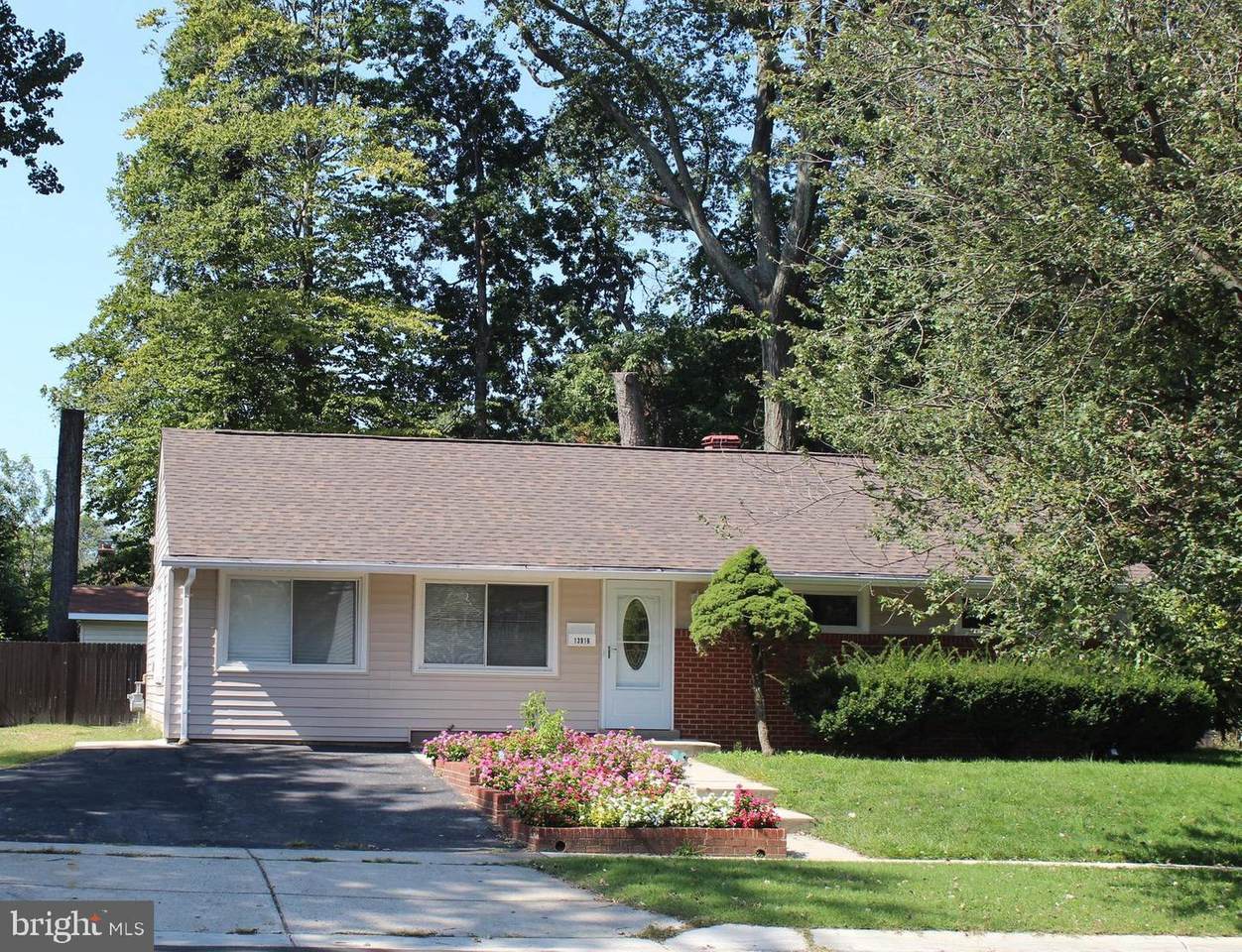 13916 Parkland Drive - Photo 1