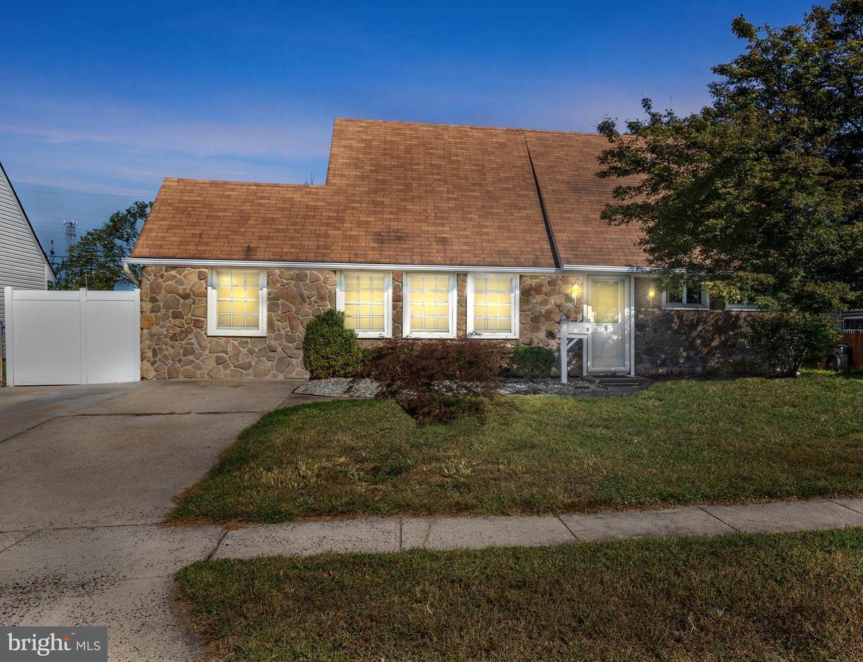 9 Kenwood Dr N - Photo 1