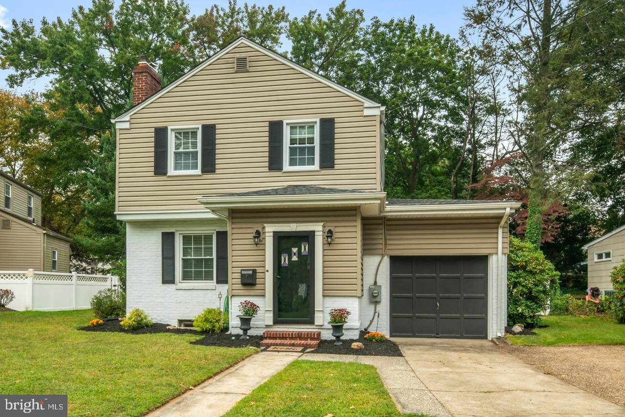 705 Crystal Lake Avenue - Photo 1