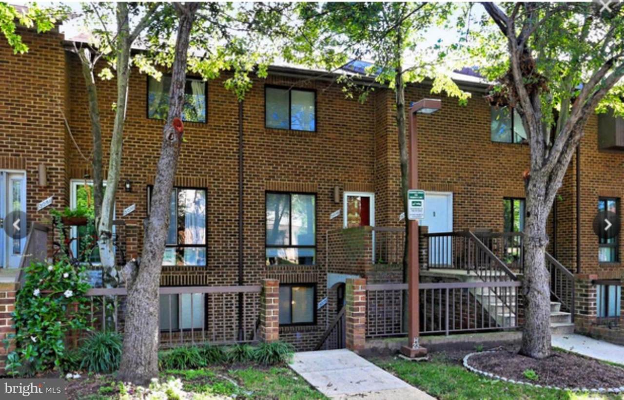 3075 Hawthorne Drive - Photo 1