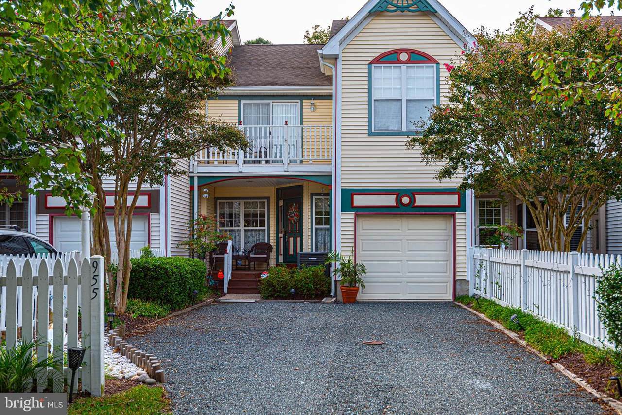 955 Yacht Club Drive - Photo 1