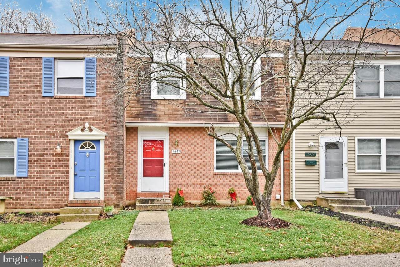 1667 Forest Hill Court - Photo 1