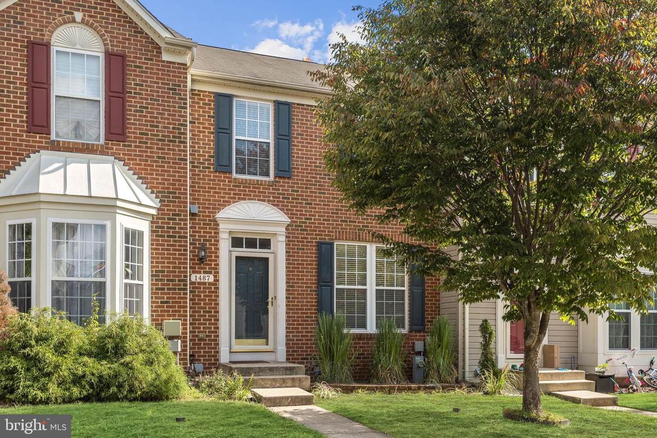 1487 Pangbourne Way - Photo 1