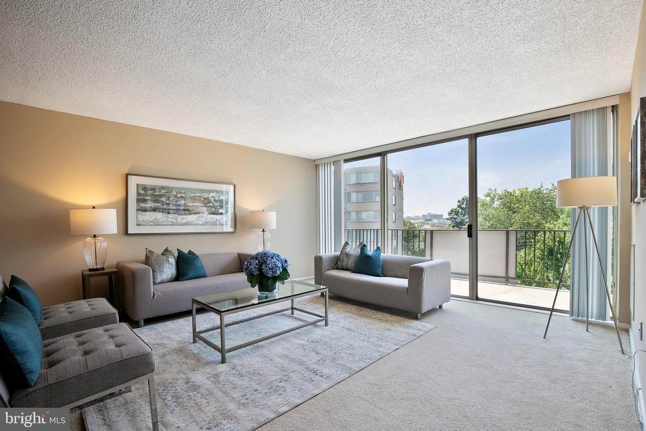 1515 Arlington Ridge Road - Photo 1