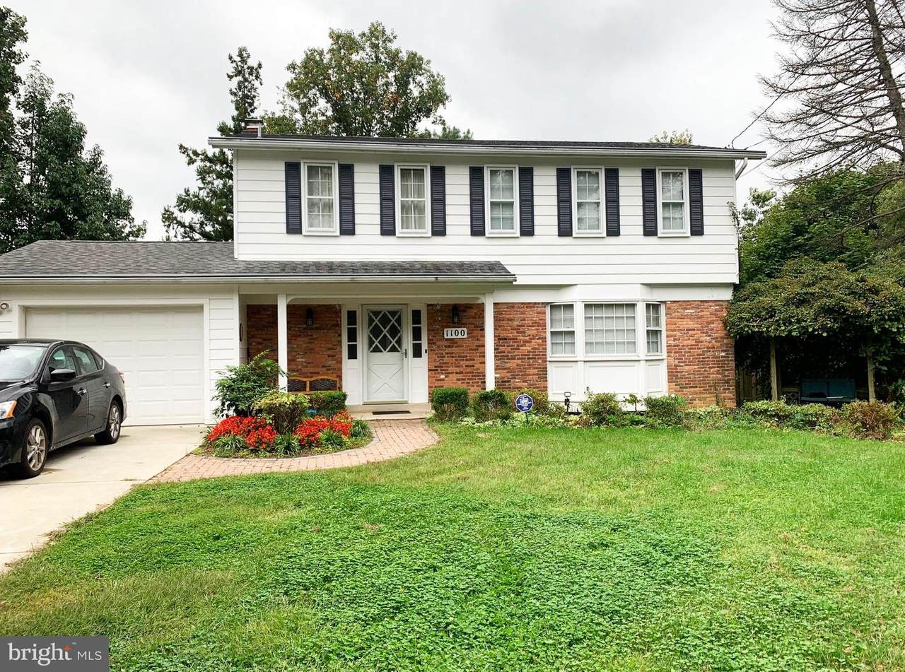 1100 Broadmore Place - Photo 1