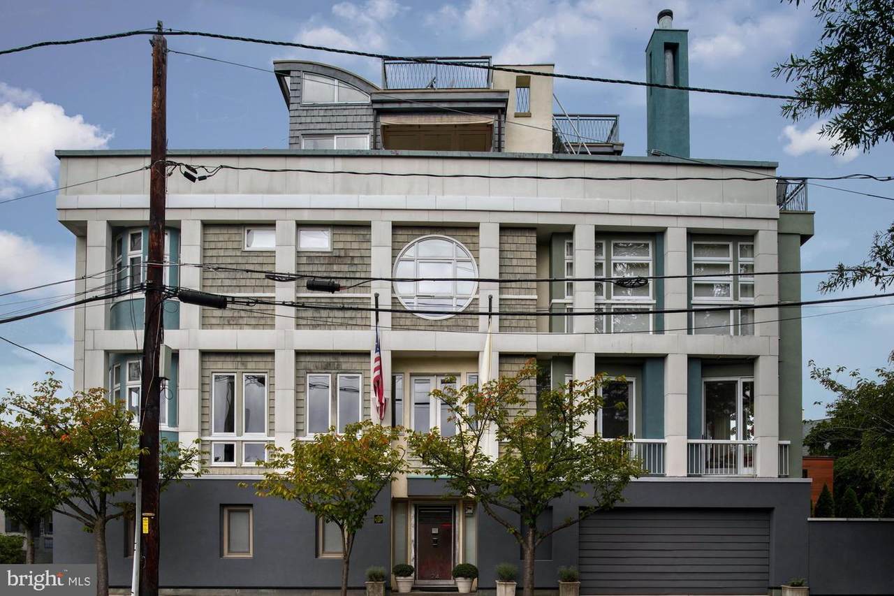 24 Charlton Street - Photo 1