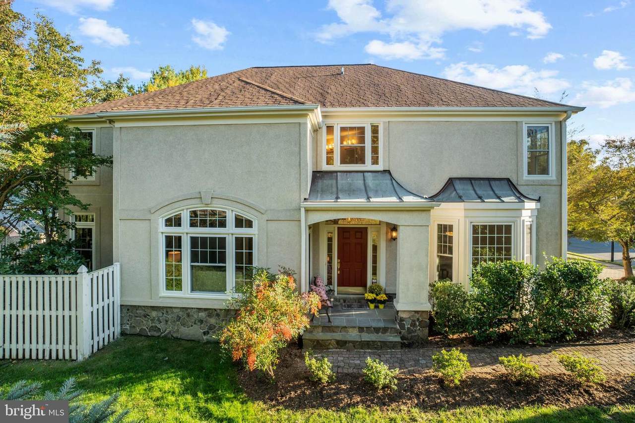 2915 Strathaven Place - Photo 1