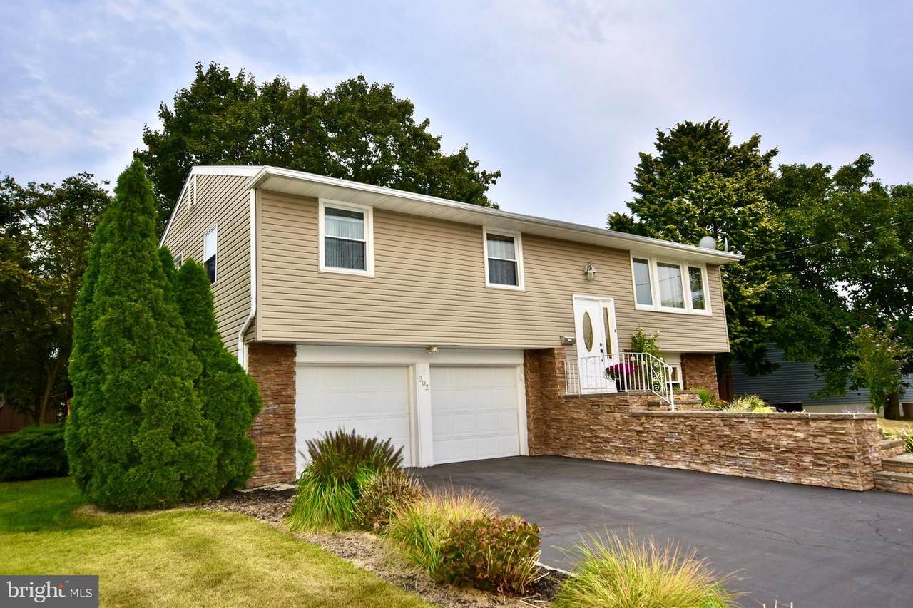 202 Arthur Drive - Photo 1
