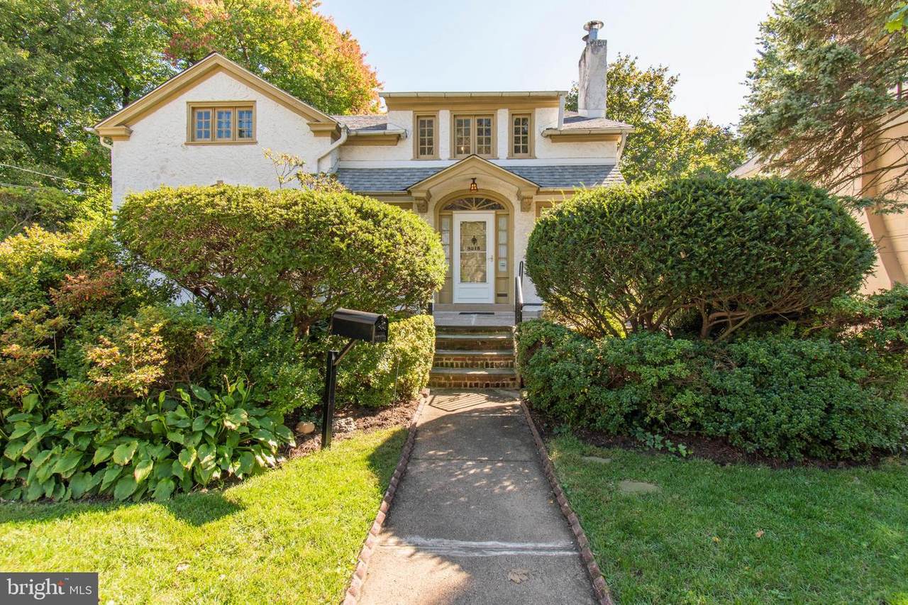 8215 Manor Road - Photo 1