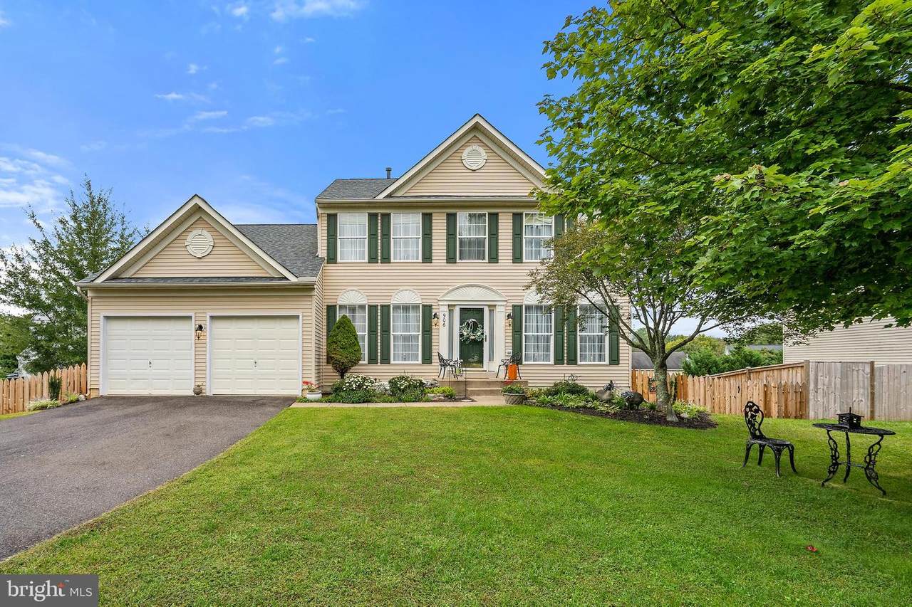 906 Woodcrest Loop - Photo 1