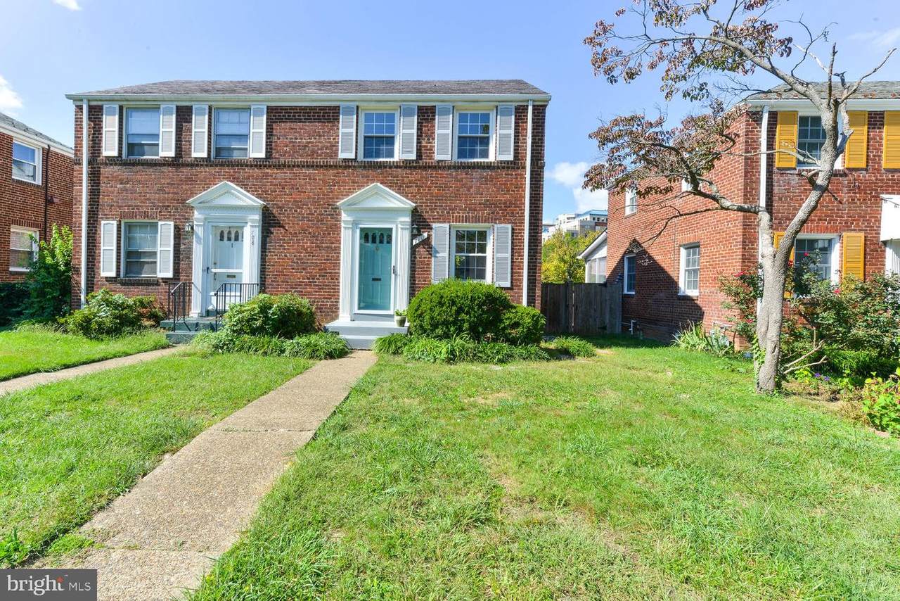710 Oakland Street - Photo 1