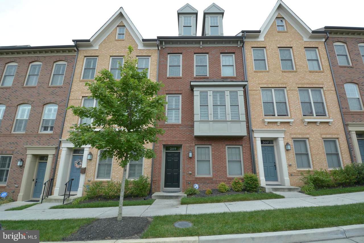 209 Beacon Place - Photo 1