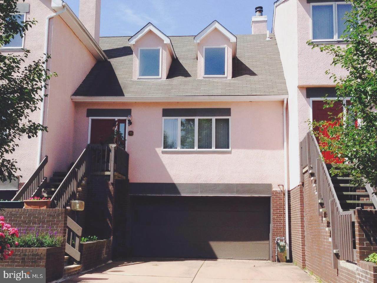 15 Hanover Court - Photo 1