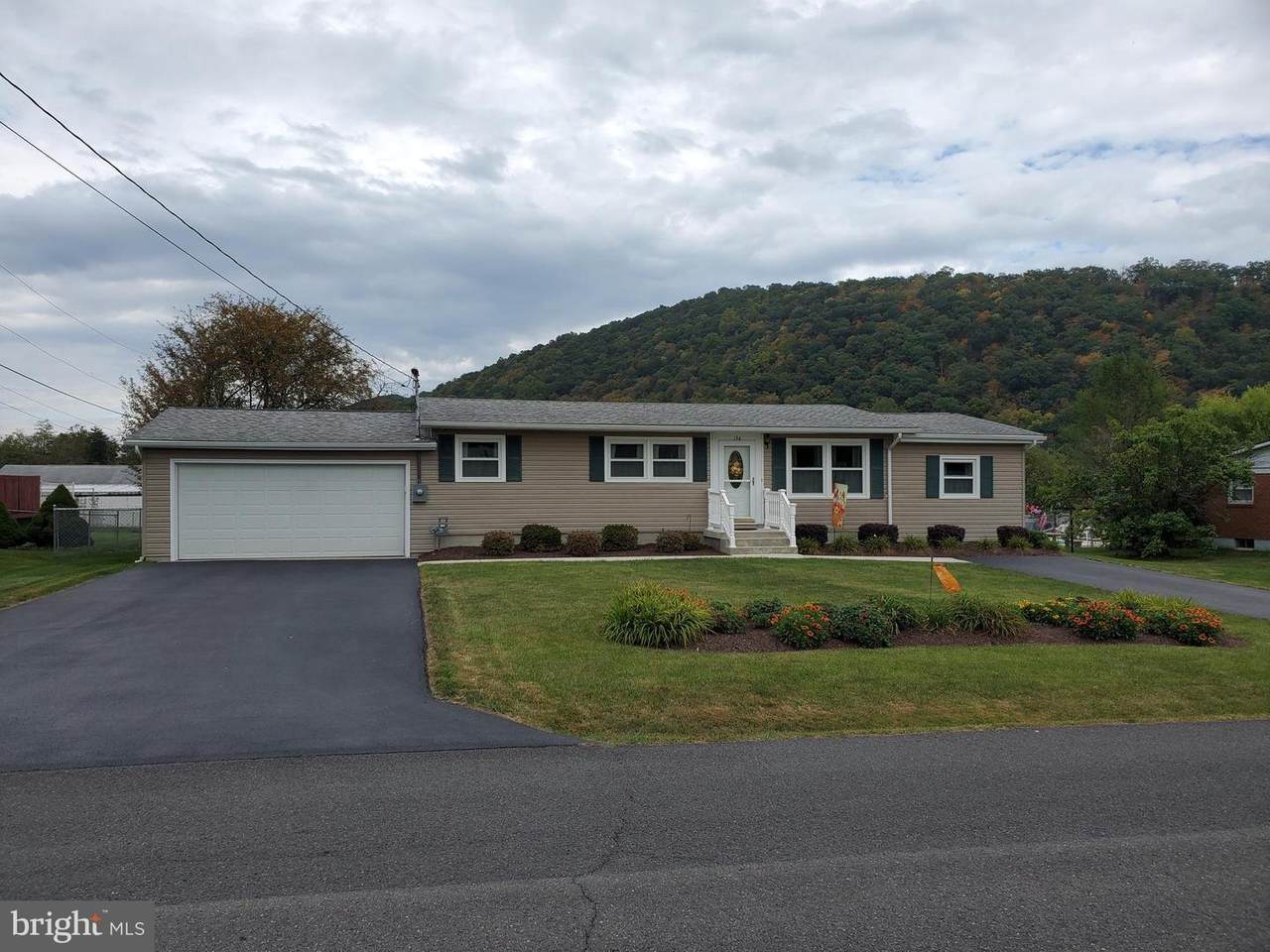 194 Mountain View Drive - Photo 1