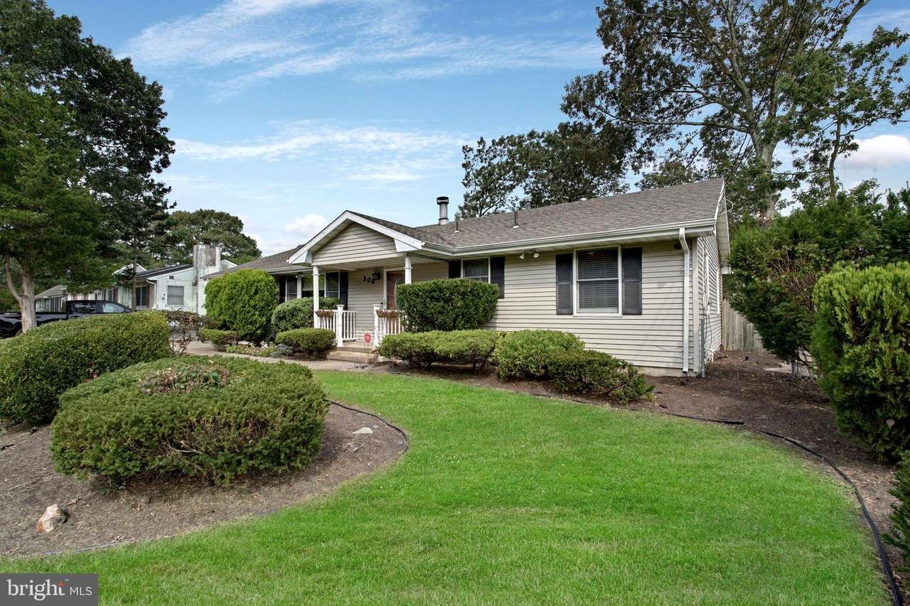 208 Chestnut Drive - Photo 1