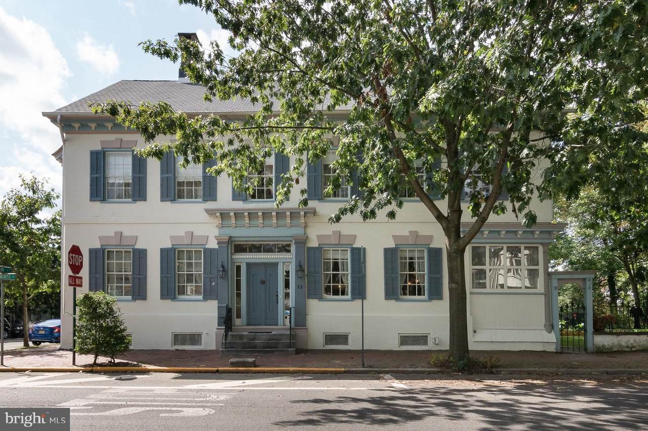 32 Farnsworth Avenue - Photo 1