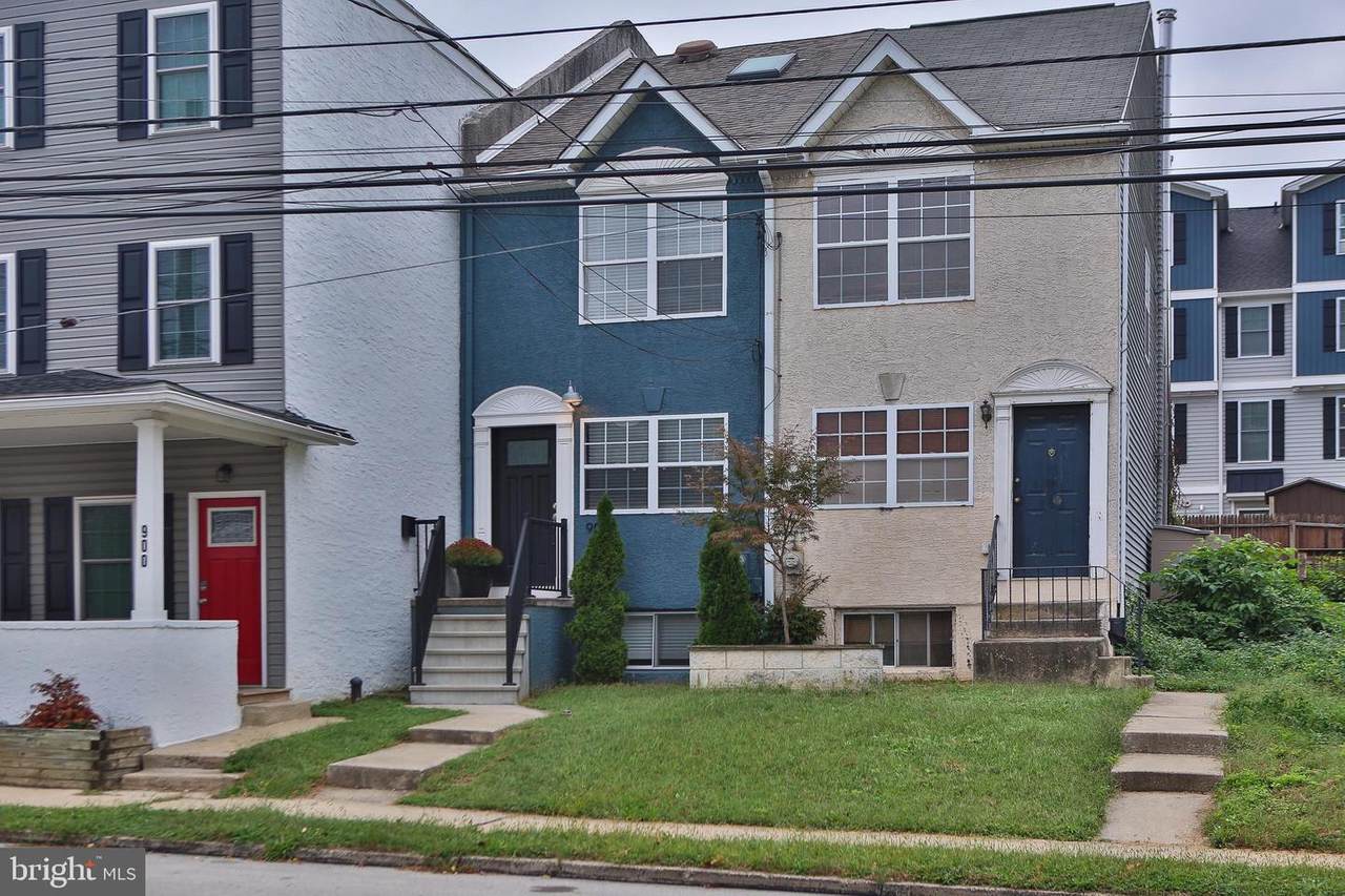 902 Hector Street - Photo 1