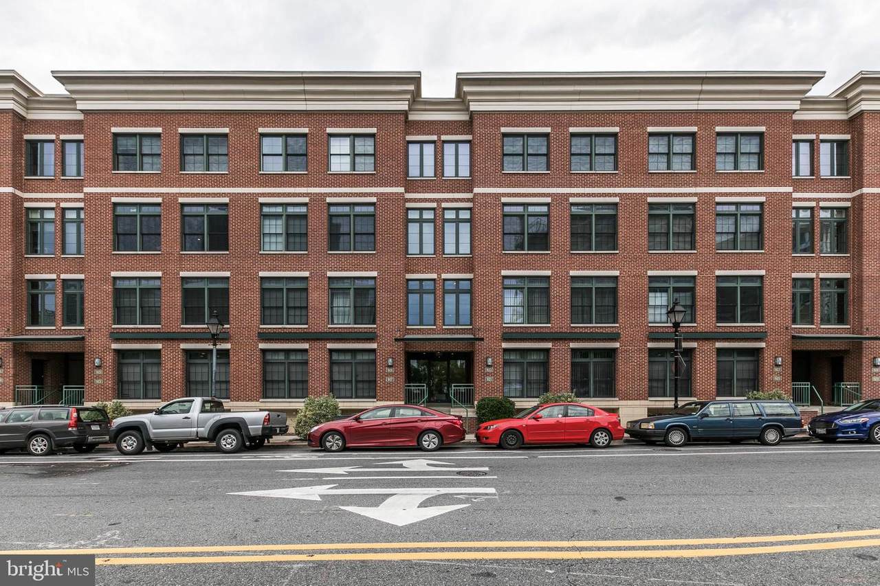 921 Caroline Street - Photo 1
