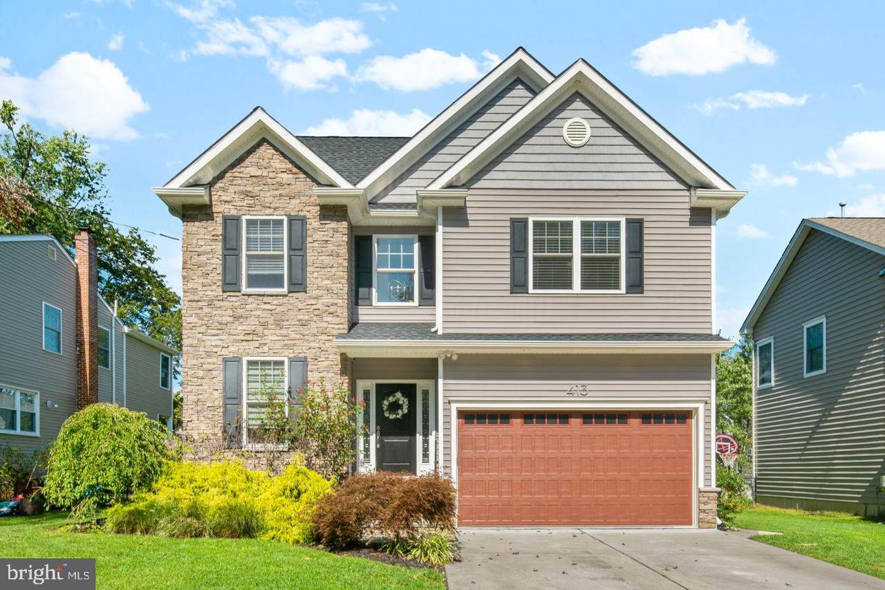 413 Summit Avenue - Photo 1