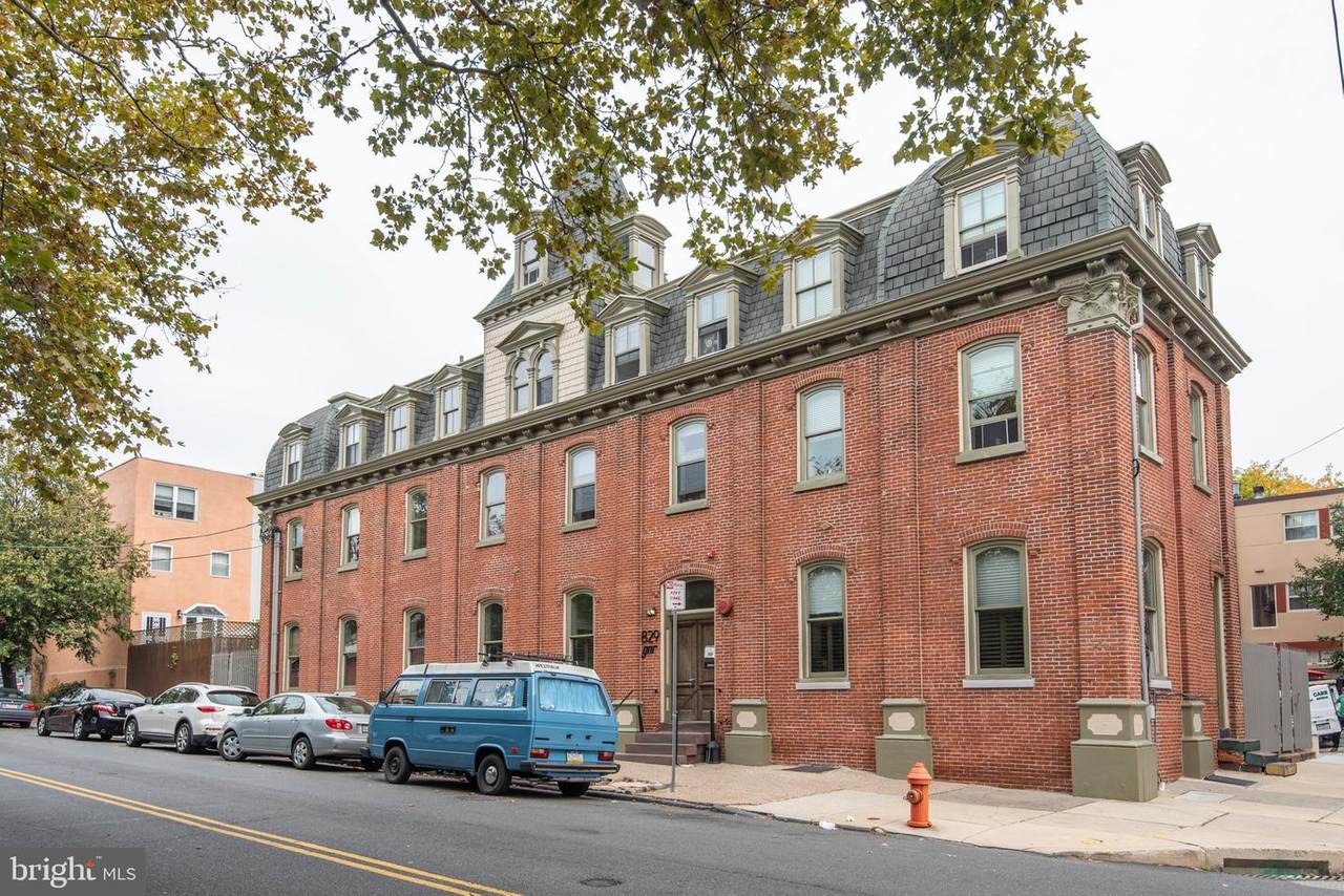 829 29TH Street - Photo 1