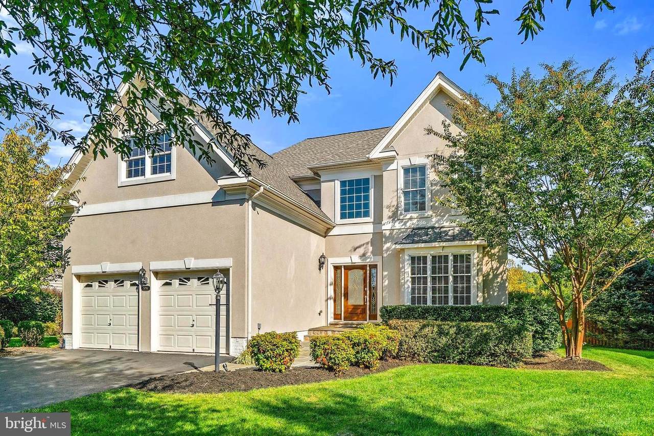 5794 Waterloo Bridge Circle - Photo 1