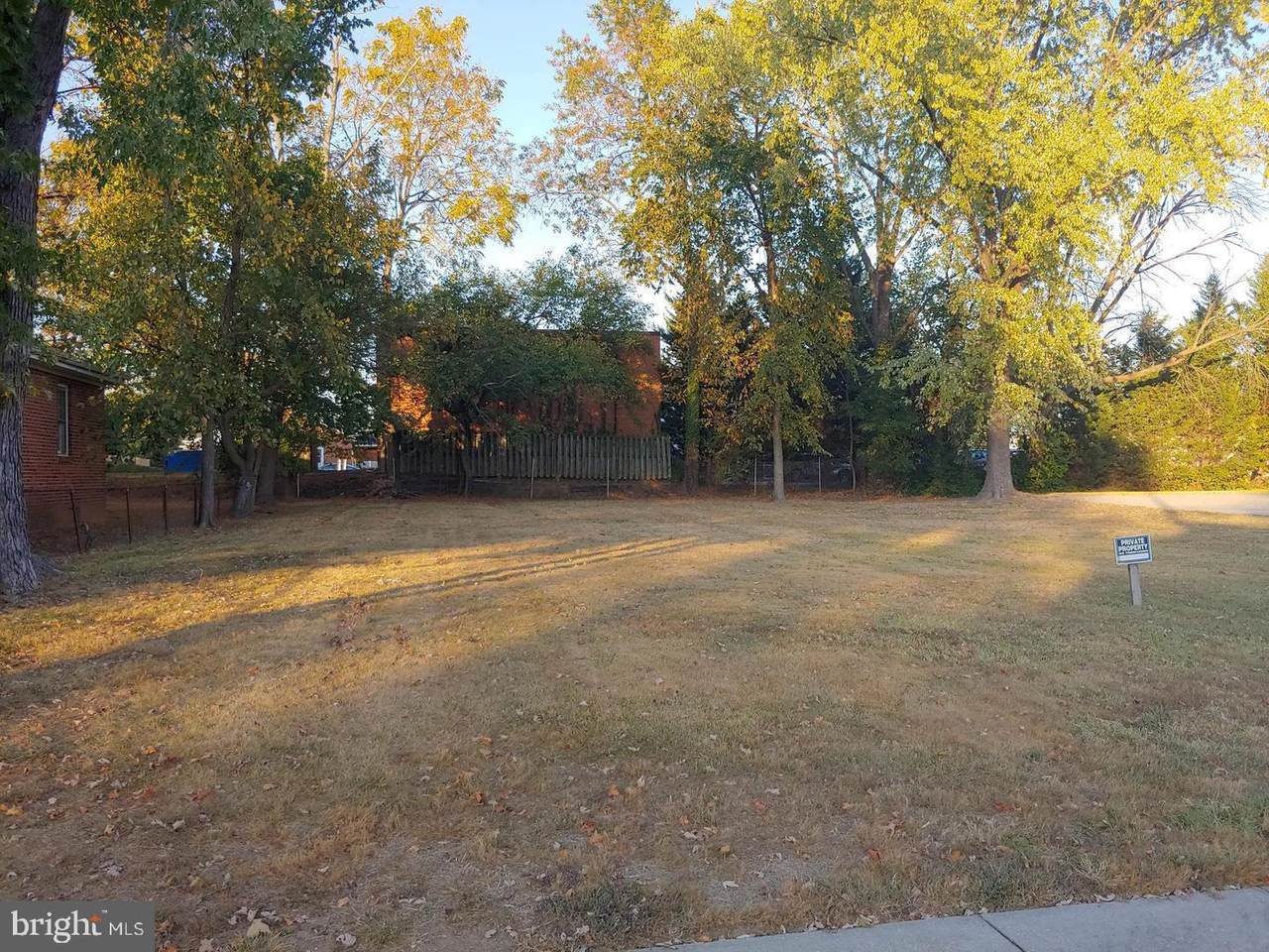 311 Compton Avenue - Photo 1