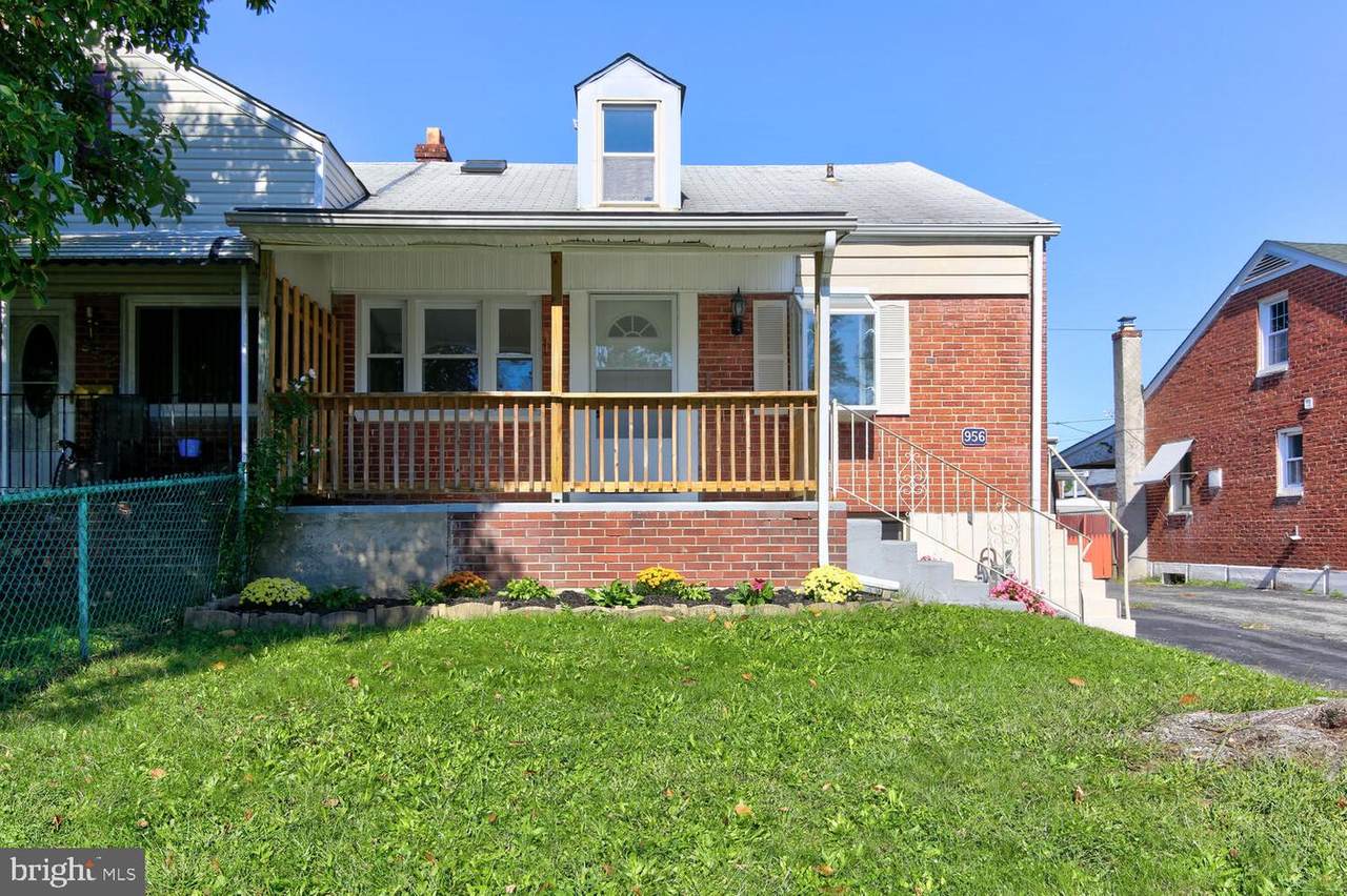 956 Kingsman Road - Photo 1