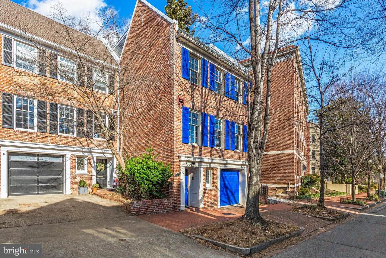 3053 Q Street - Photo 1