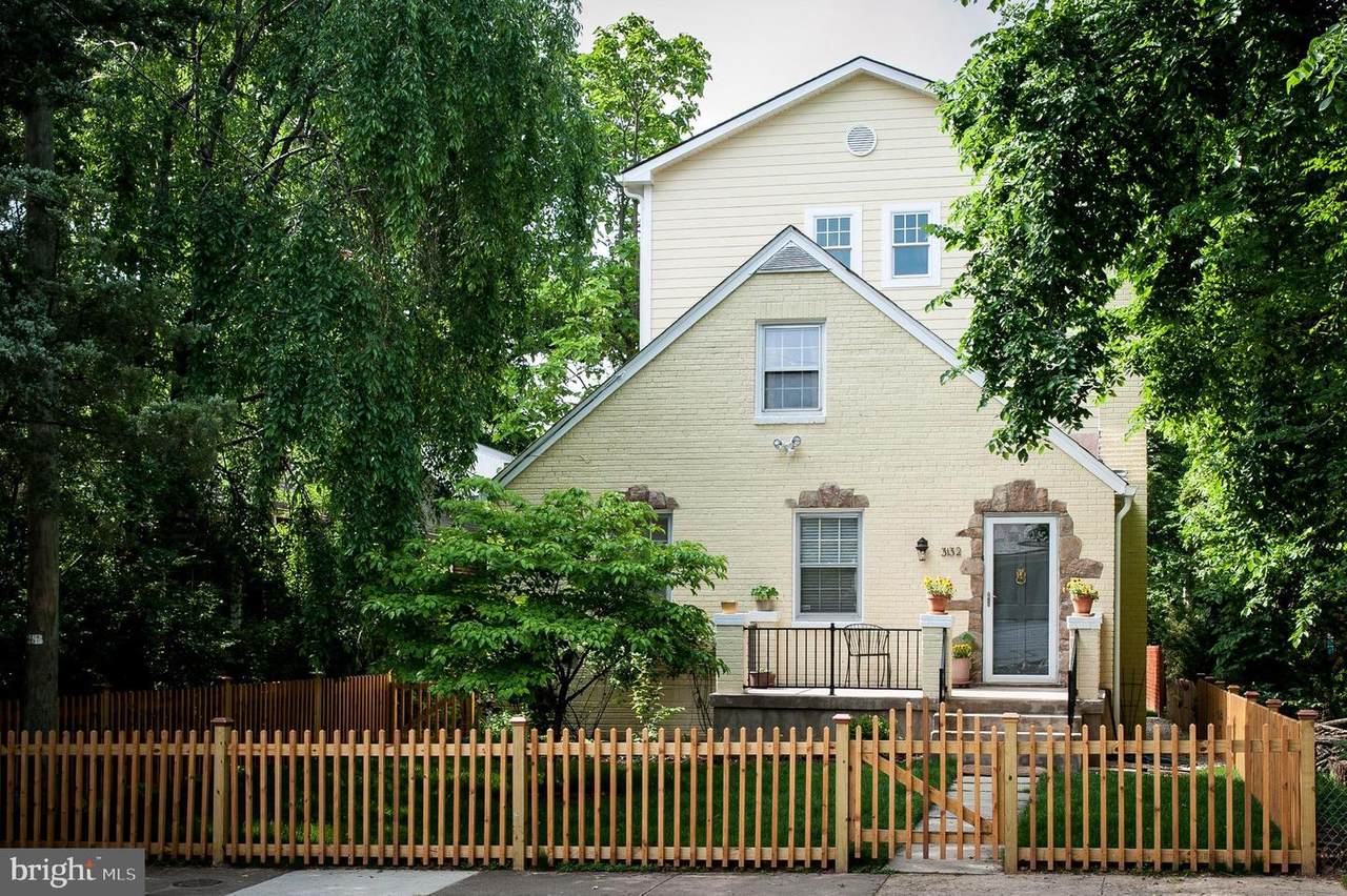 3132 8TH Street - Photo 1