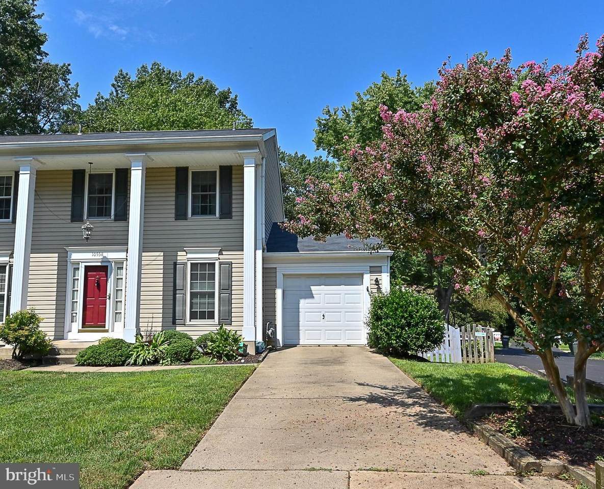 10558 Reeds Landing Circle - Photo 1