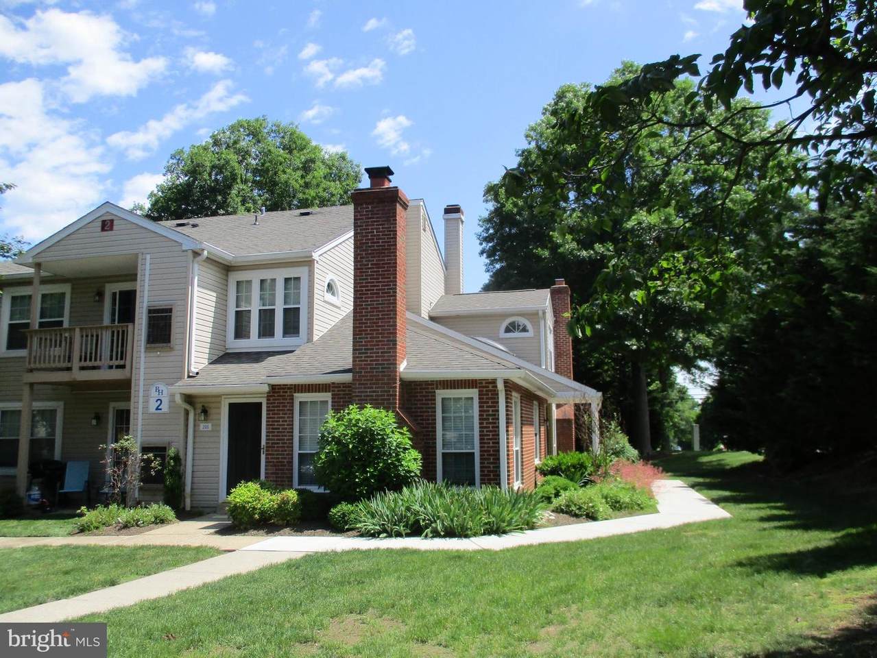 204 Beacon Hill Drive - Photo 1
