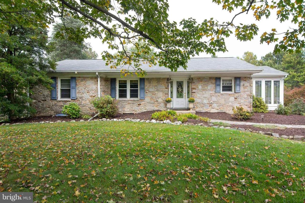 542 Valley View Road - Photo 1
