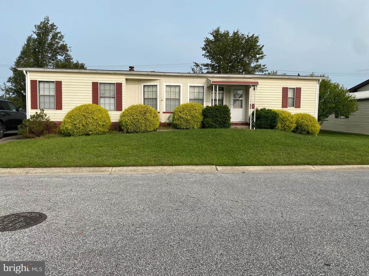 305 John Alden Drive - Photo 1
