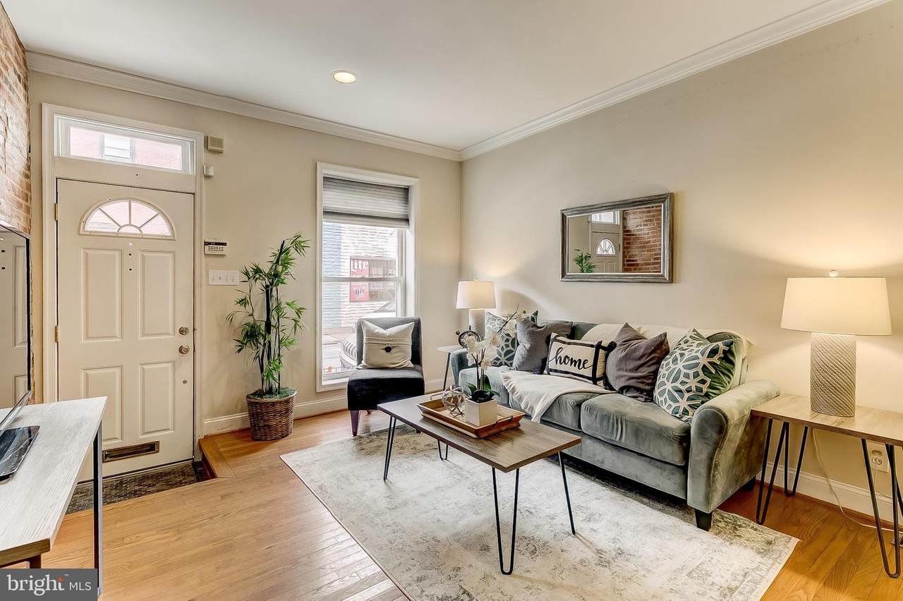 5 Decker Avenue - Photo 1