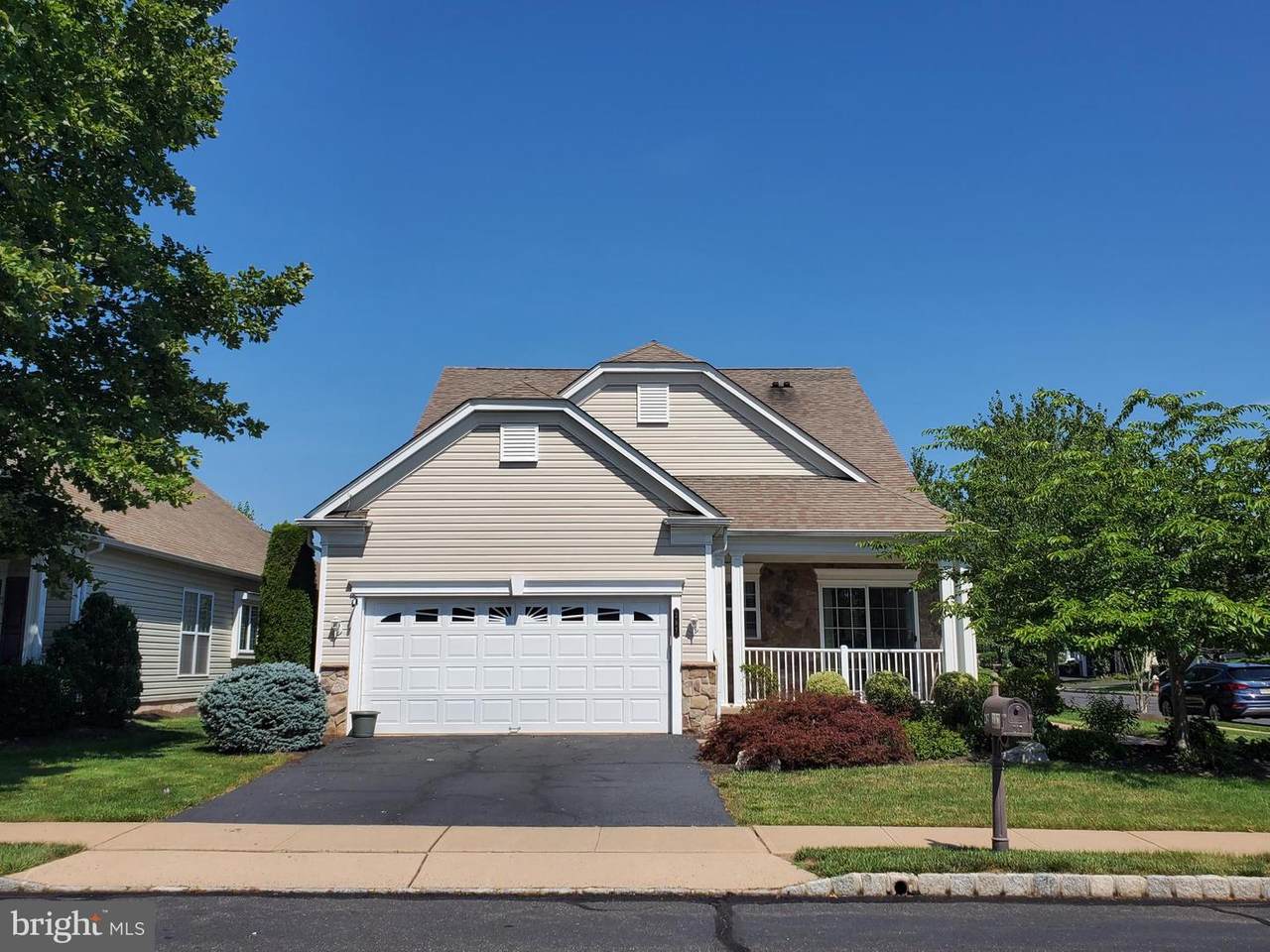 287 Longwood Lane - Photo 1
