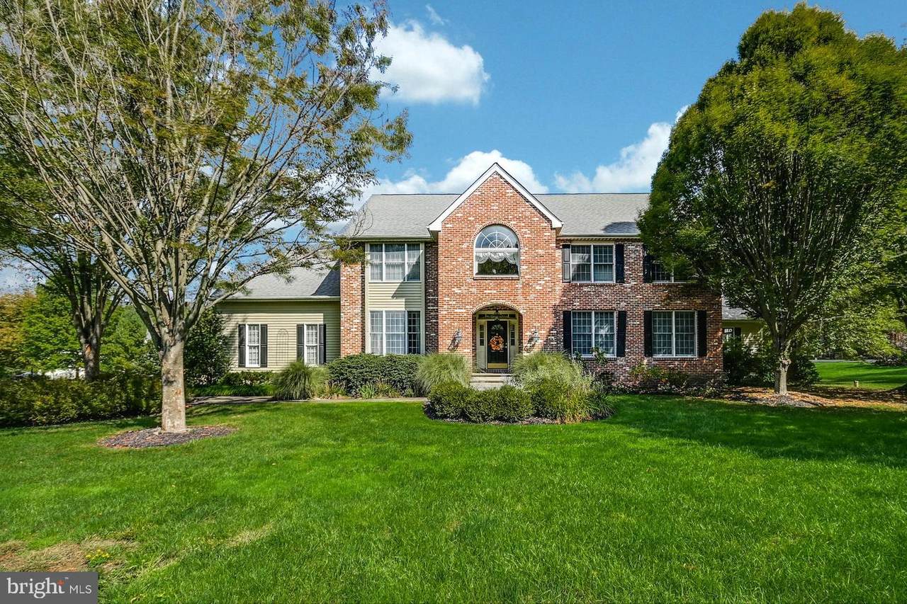 3525 Lakeview Circle - Photo 1
