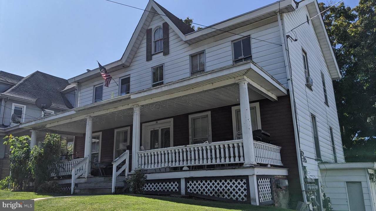 20 Hamburg Avenue - Photo 1