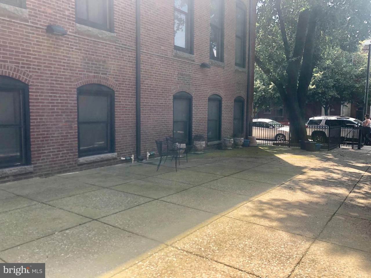 511 Bond Street - Photo 1