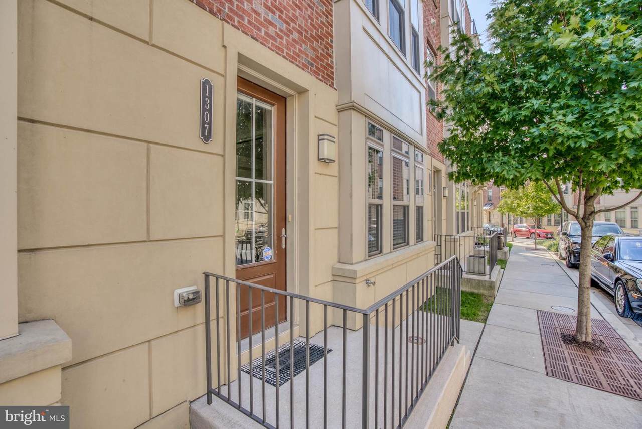 1307 Benjamin Street - Photo 1