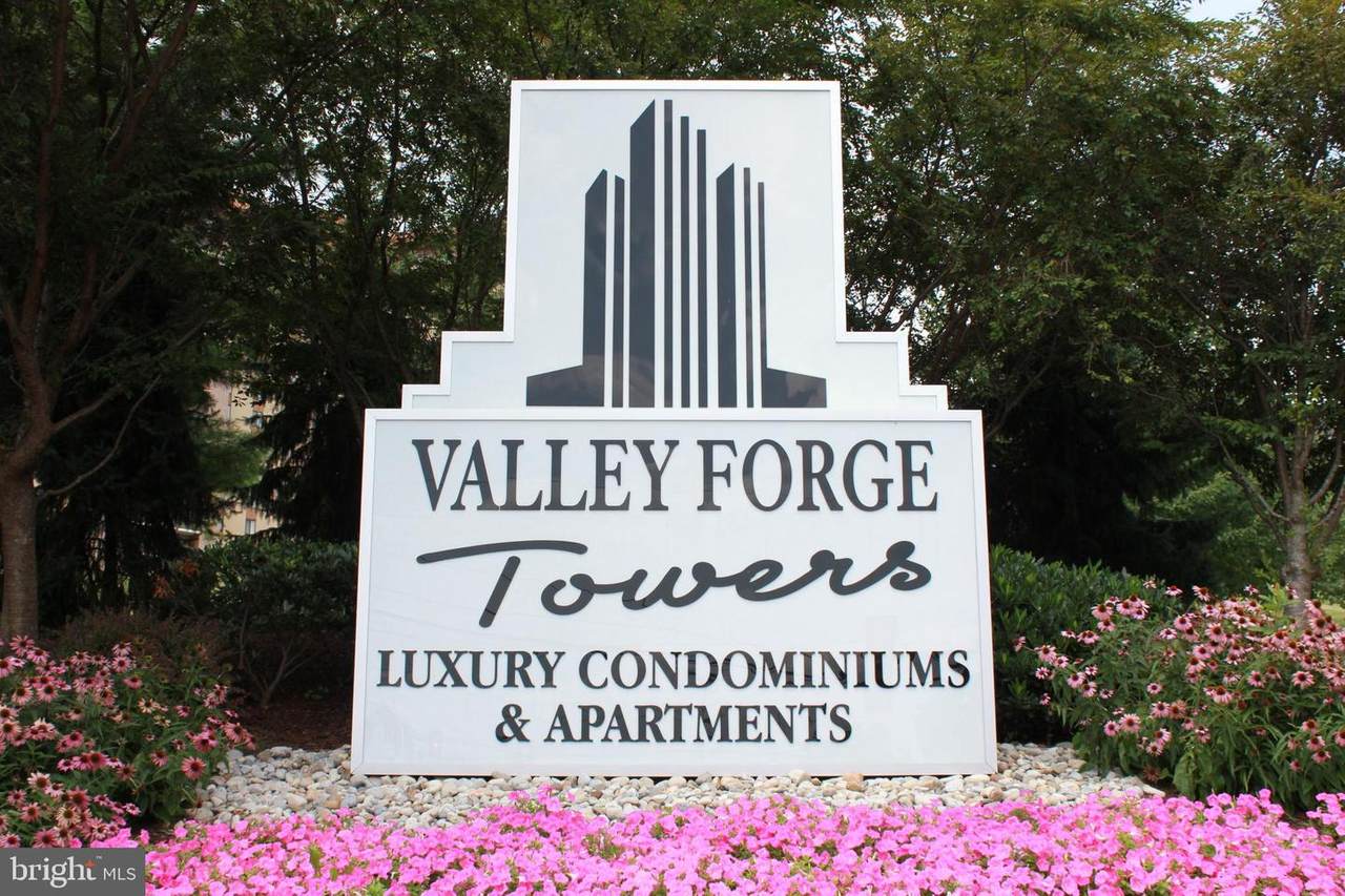 10709 Valley Forge Circle - Photo 1