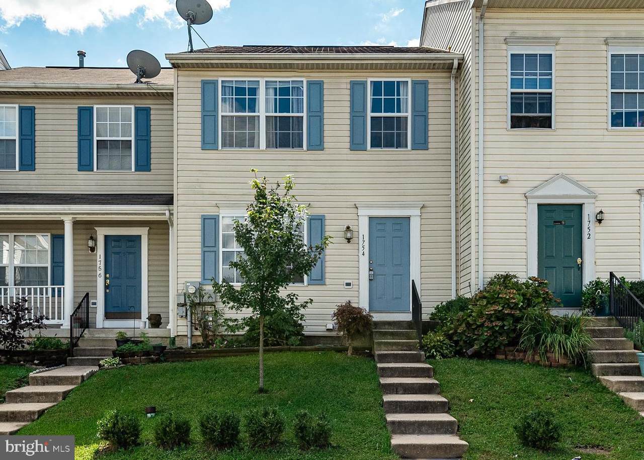 1754 Carriage Lamp Court - Photo 1