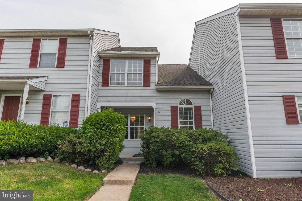201 Stratford Court - Photo 1
