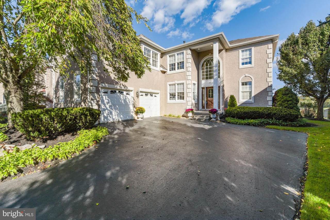 318 Laurel Creek Boulevard - Photo 1