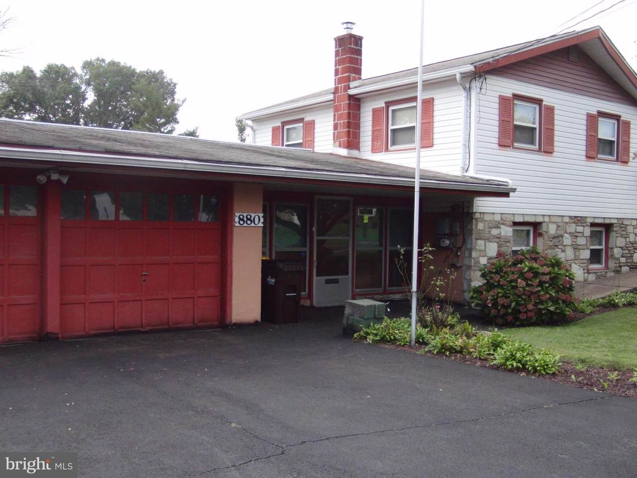 880 Station Avenue - Photo 1