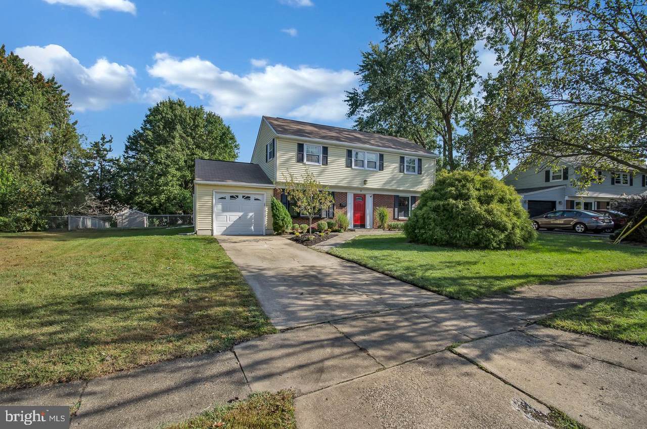 14 Plymouth Drive - Photo 1