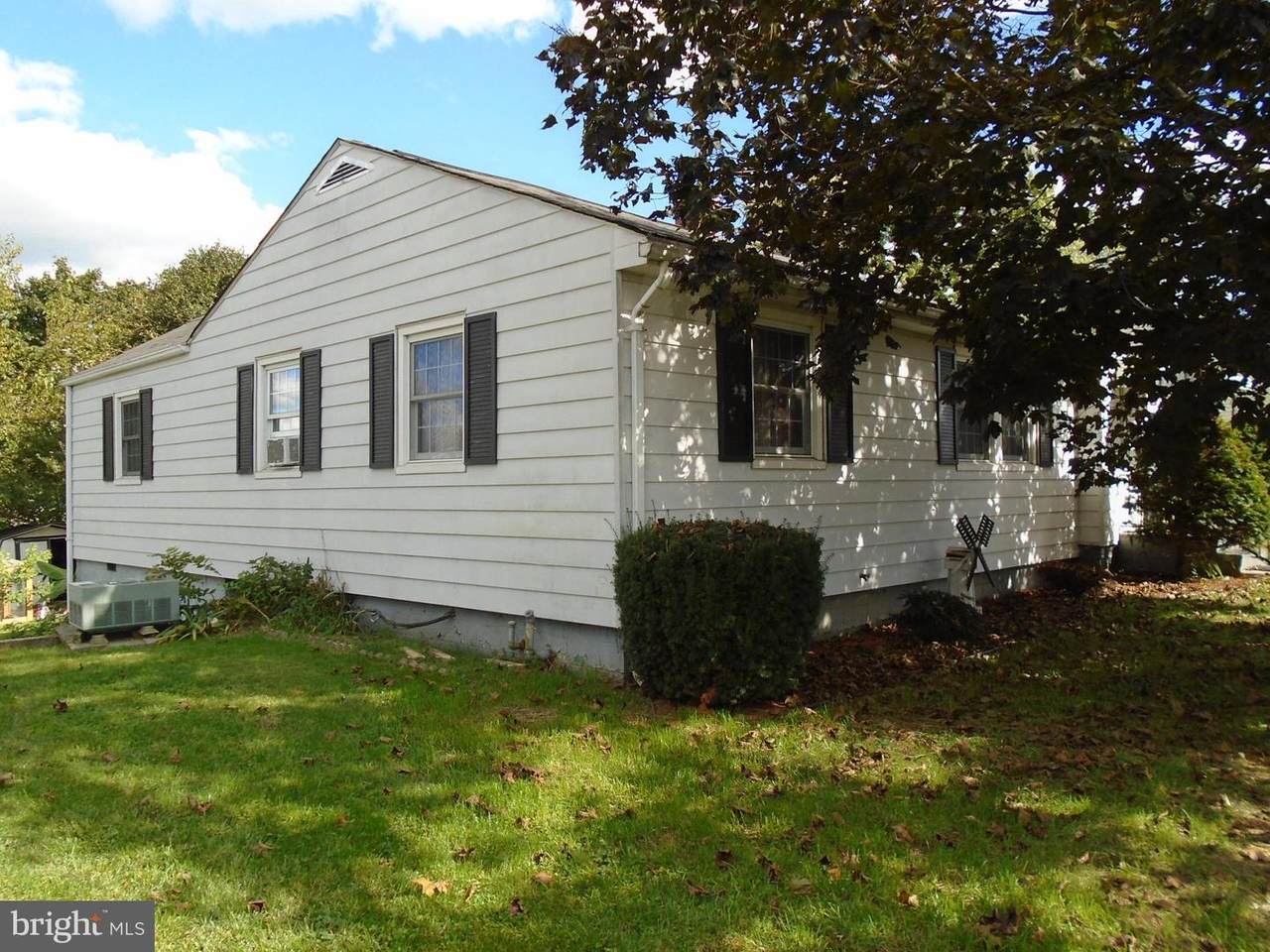 111 Reymann Street - Photo 1