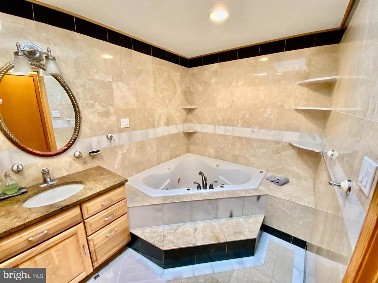 906 Cherry Street - Photo 1