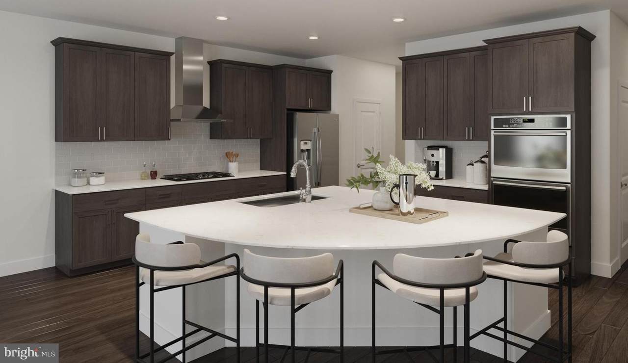 2 Livingston Lane - Photo 1