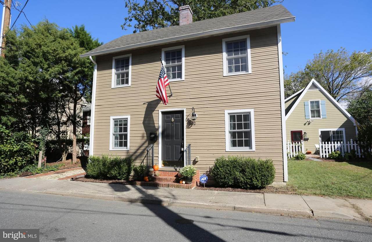 102 Talbot Lane - Photo 1
